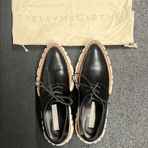 Stella McCartney Black Lace-Up Derby Shoes with Tan-Trim Sole